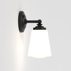 Anton vegglampe for baderom IP44