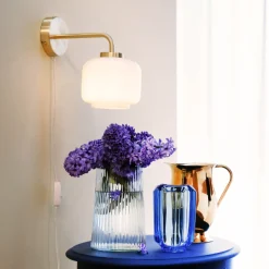 Arp vegglampe - Opal/Messingfarget