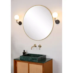 Berend vegglampe IP44 - Svart/Opal