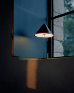 Brolly bærbar bordlampe - Svart