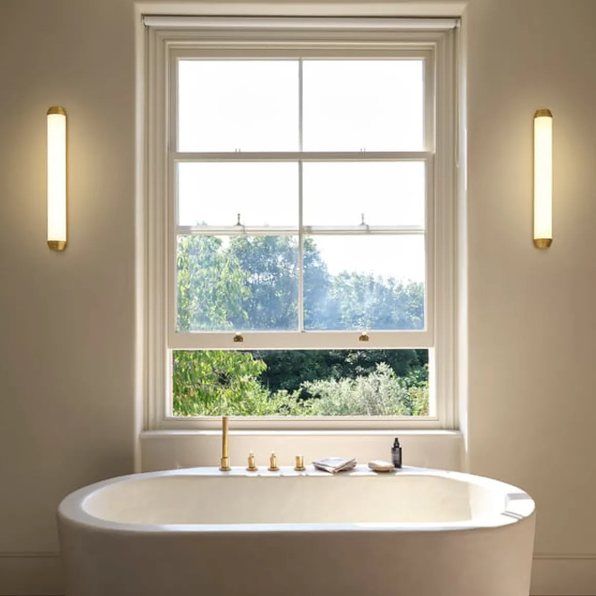 Burlington 600 vegglampe for baderom 14,3W 2700 Kelvin IP44