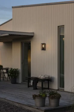 Carpi vegglampe utendørs IP44 - Svart/Messing