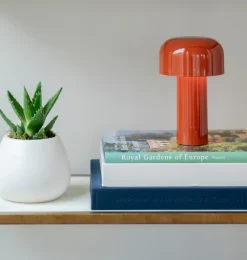 Flos Bellhop oppladbar bordlampe