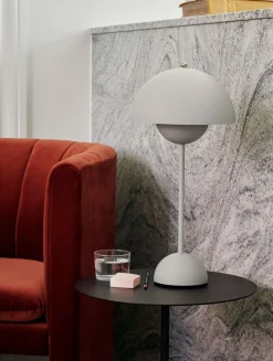 Flowerpot VP3 bordlampe