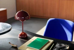 Flowerpot VP9 bærbar bordlampe