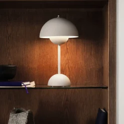 Flowerpot VP9 bærbar bordlampe