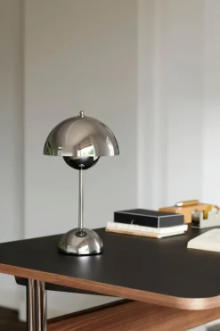 Flowerpot VP9 bærbar bordlampe