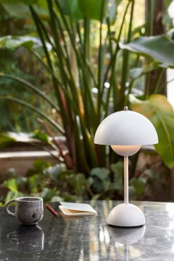 Flowerpot VP9 bærbar bordlampe