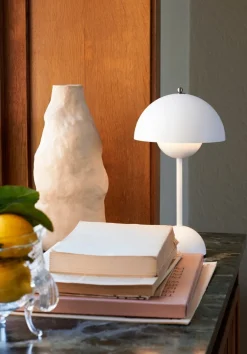 Flowerpot VP9 bærbar bordlampe