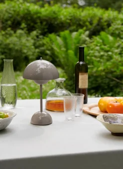 Flowerpot VP9 bærbar bordlampe