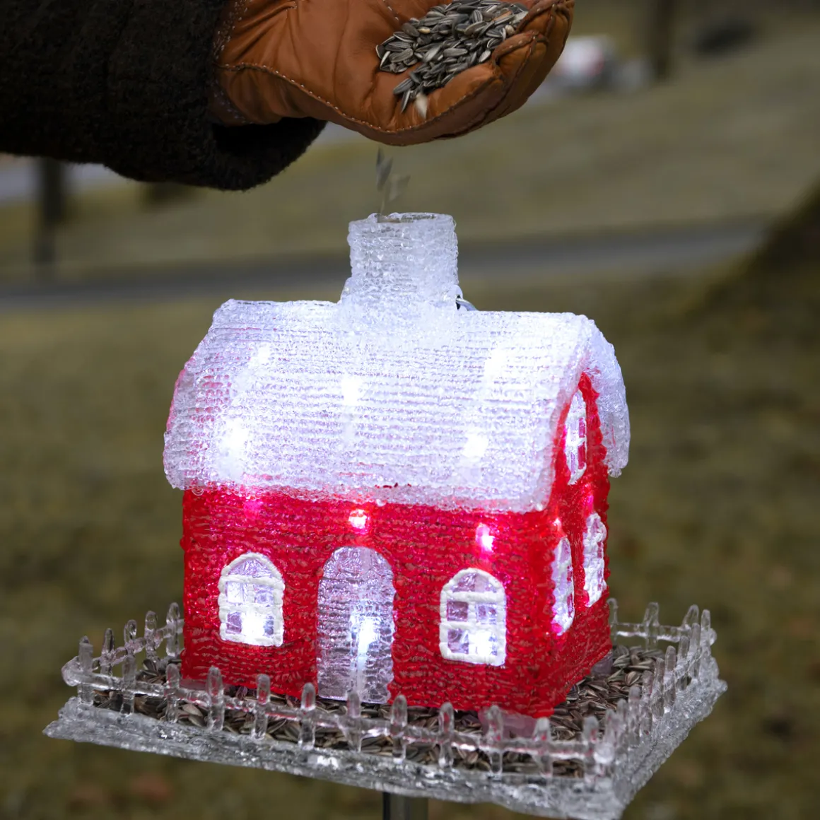 Fuglehus med LED lys