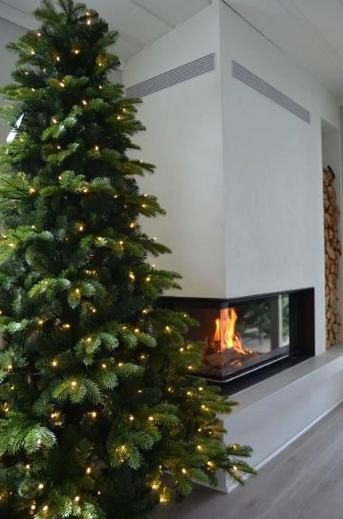 Kunstig juletre med lys 210cm