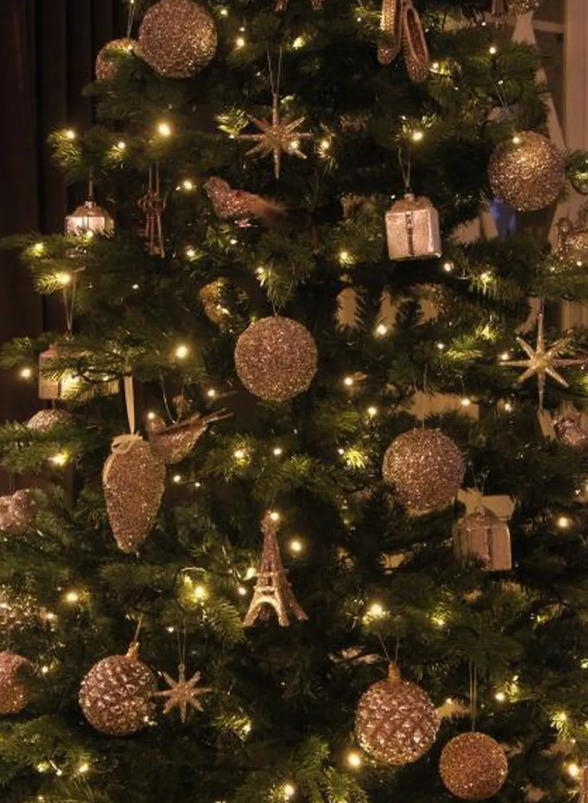 Kunstig juletre med lys 210cm