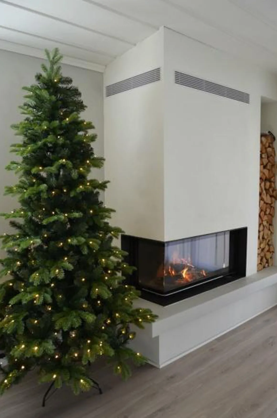 Kunstig juletre med lys 210cm