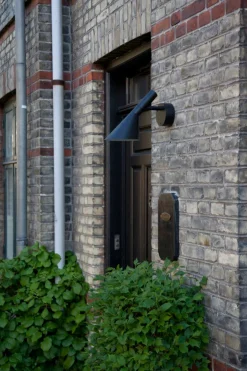 Louis Poulsen AJ 50 utendørs vegglampe