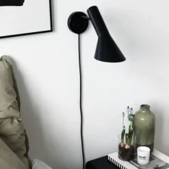 Louis Poulsen AJ Vegglampe