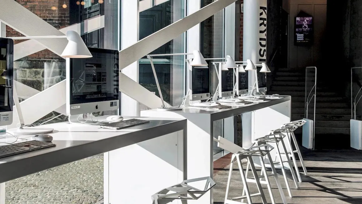 Louis Poulsen NJP bordlampe