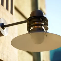Louis Poulsen Nyhavn utendørs vegglampe