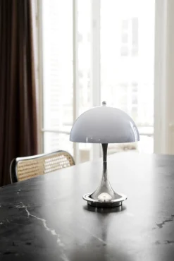 Louis Poulsen Panthella 160 portabel bordlampe