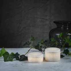 Marble hvit bordlampe batteridrevet m/timer - Small