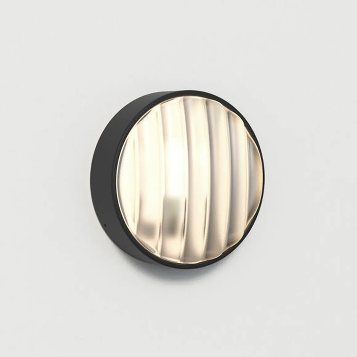 Montreal Round 220 vegglampe utendørs IP44 E14