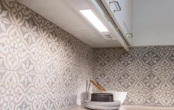 Namsen 600 benkarmatur m/2 stikk 2700 Kelvin dimbar 12W - Hvit