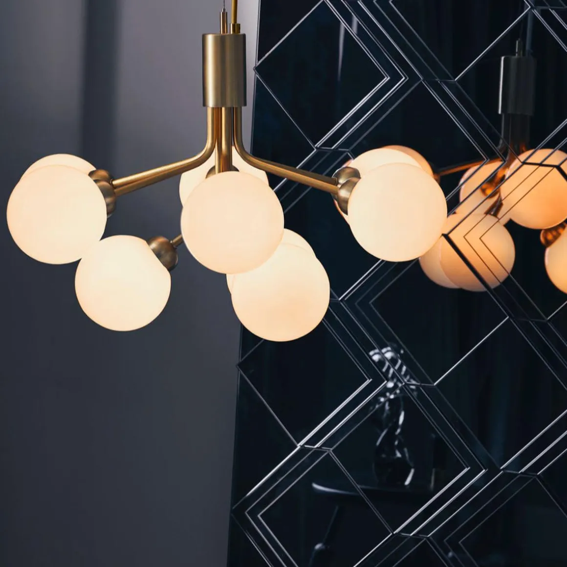 Nuura Apiales 9 messing/opal