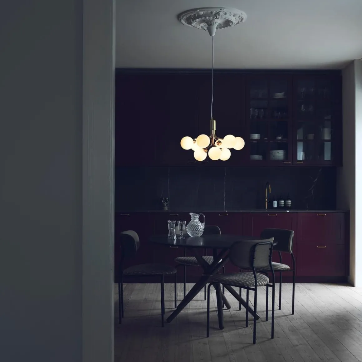 Nuura Apiales 9 messing/opal