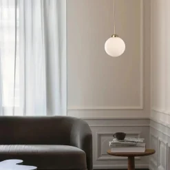 Nuura Apiales 1 taklampe - messing / opal