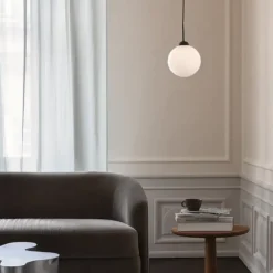 Nuura Apiales 1 taklampe - Satin svart/ opal