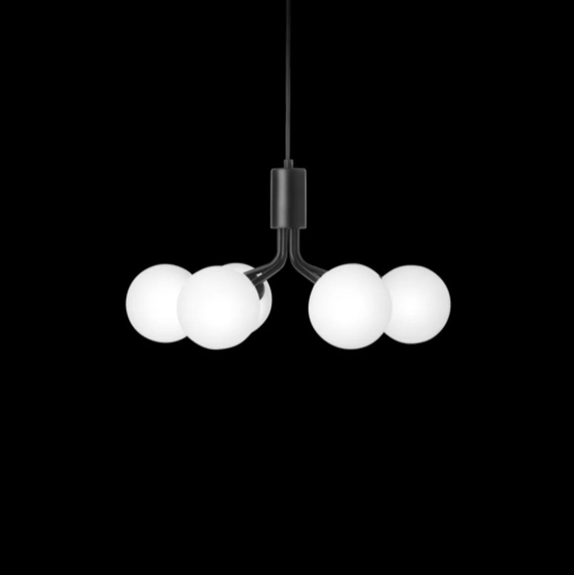 Nuura Apiales 6 taklampe satin svart / opal