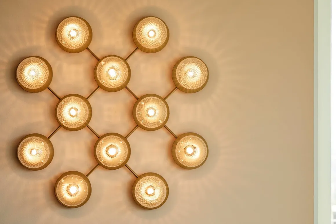 Nuura Liila 12 taklampe/vegglampe - optic