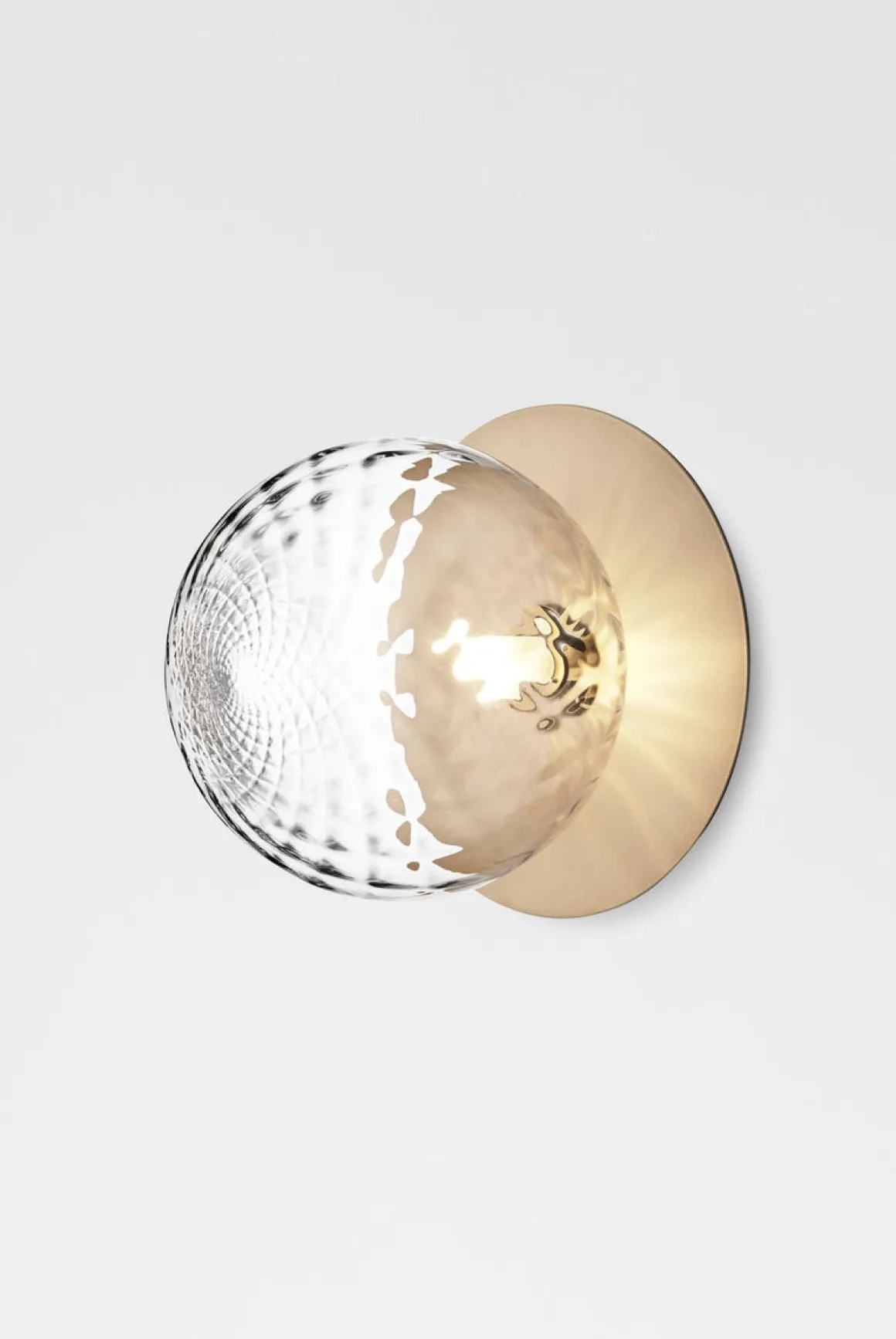 Nuura Liila 1 vegglampe/taklampe - large - nordic gold / optikk