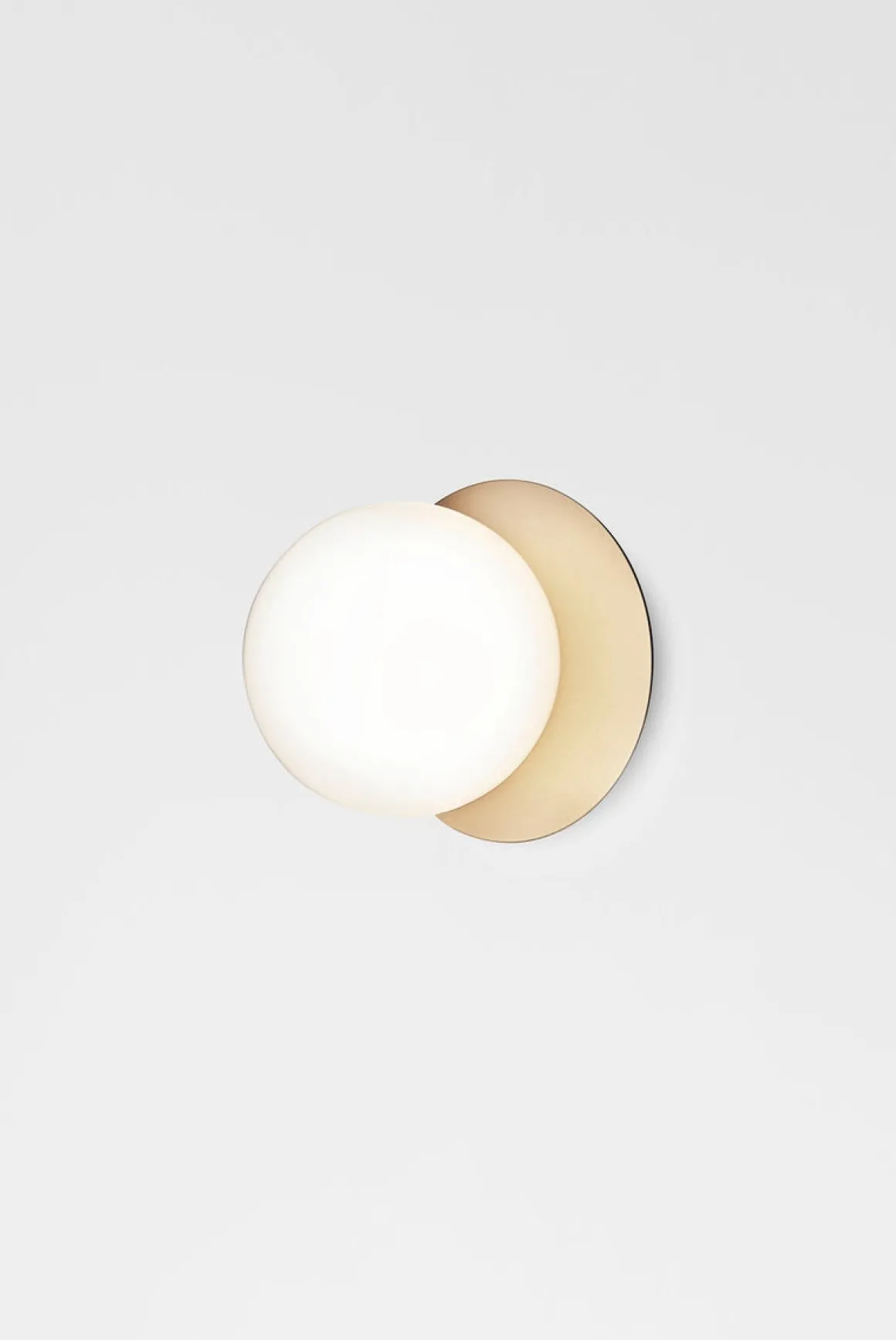 Nuura Liila 1 vegglampe/taklampe - medium - nordic gold / opal