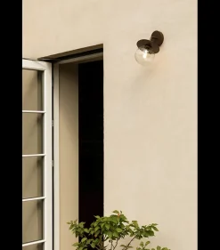 Nuura Liila utendørslampe - bronse/optikk