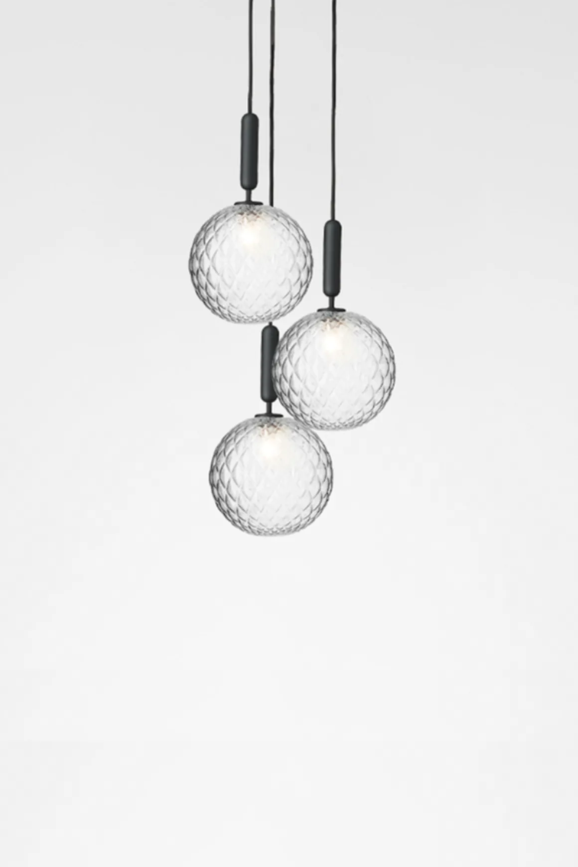 Nuura Miira 3 large svart / opal