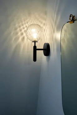 Nuura Miira vegglampe svart / optikk