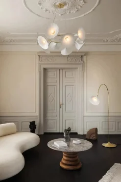 Nuura Petalii 10 taklampe Hvit/messing