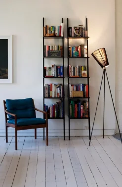 Oslo Wood gulvlampe svart med skjerm