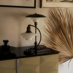 PH 2/2 Luna aged brass opal bordlampe