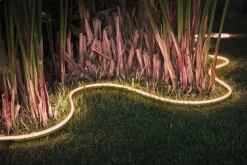 Philips Hue LED strip Outdoor 5 meter - White og farget stemning