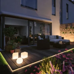 Plug & Shine Cube 30x30 cm 6,5W 3000 Kelvin IP67 - Med jordspyd