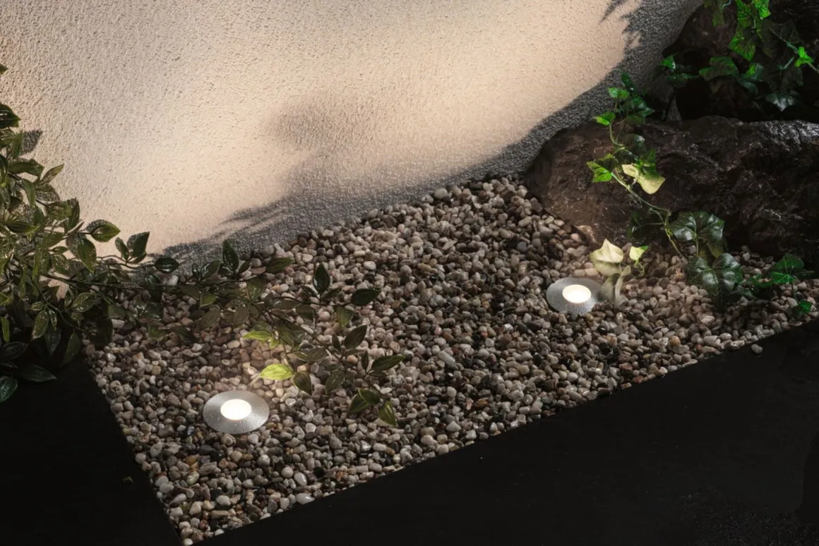 Plug & Shine Mini innfelt bakkespott 2,5W 3000 Kelvin IP67