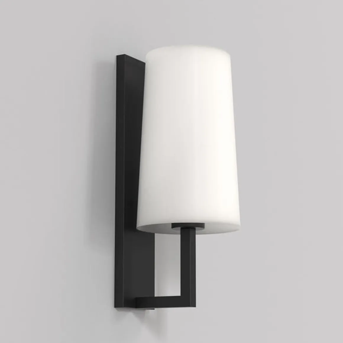 Riva 350 vegglampe baderom IP44 med glass skjerm