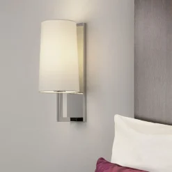 Riva 350 vegglampe IP44 med skjerm