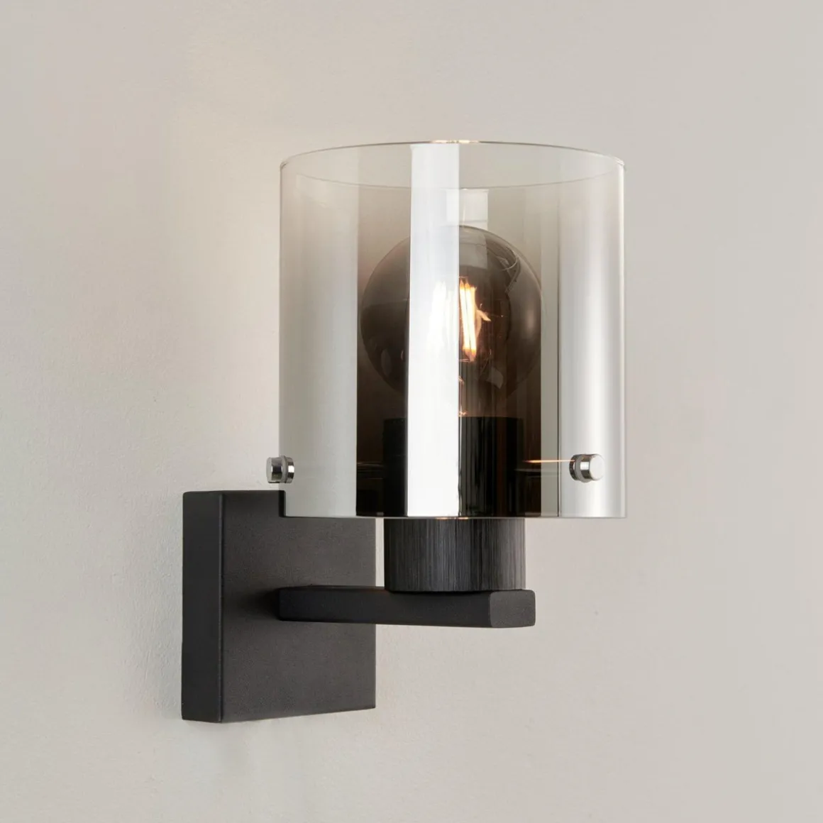 Roxy vegglampe - Svart/Røykfarget