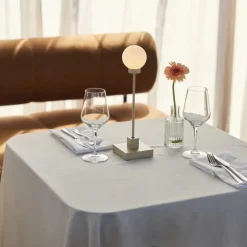 Snowball portable bordlampe