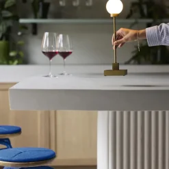 Snowball portable bordlampe