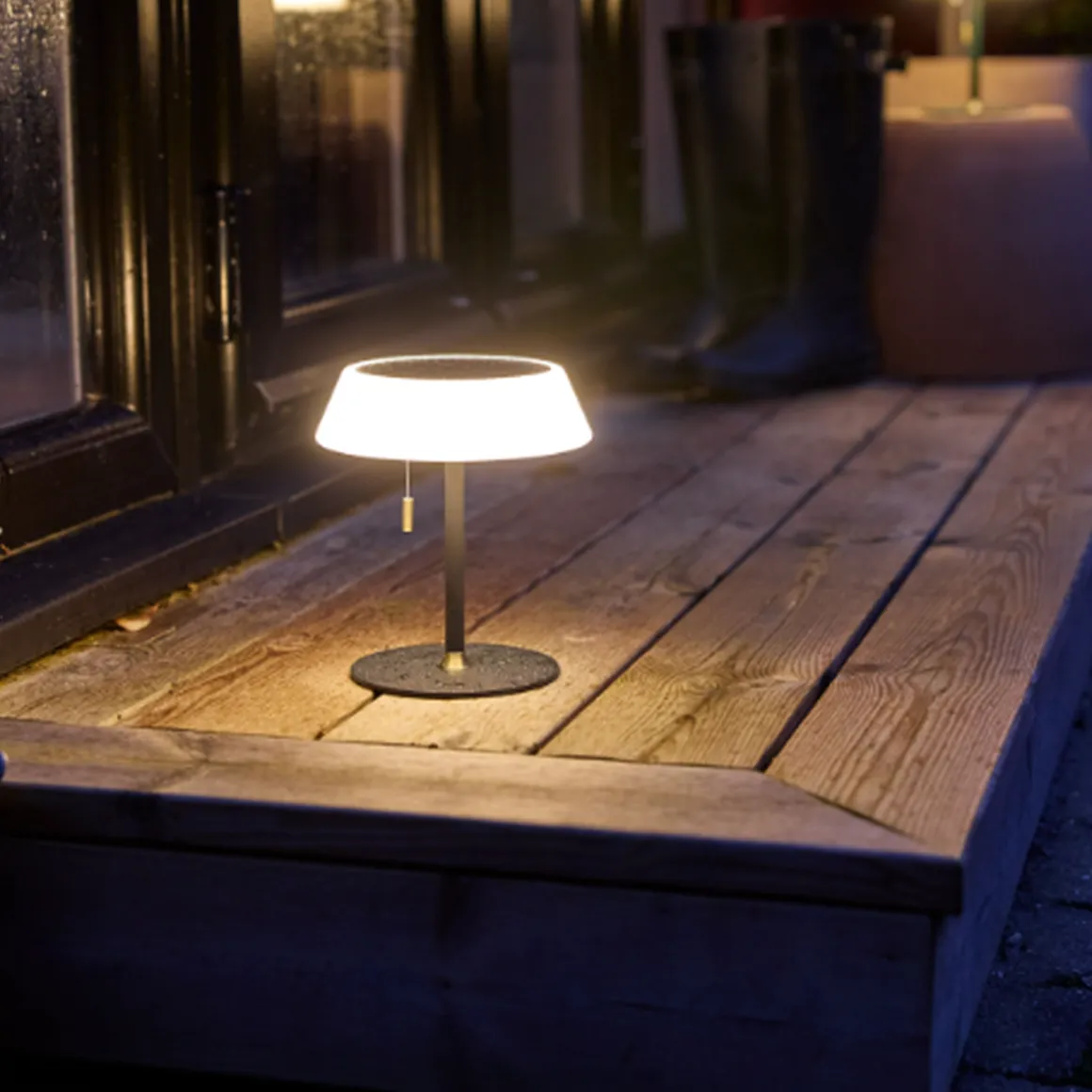 Solar portabel bordlampe utendørs IP54 oppladbar USB-C og solcelle
