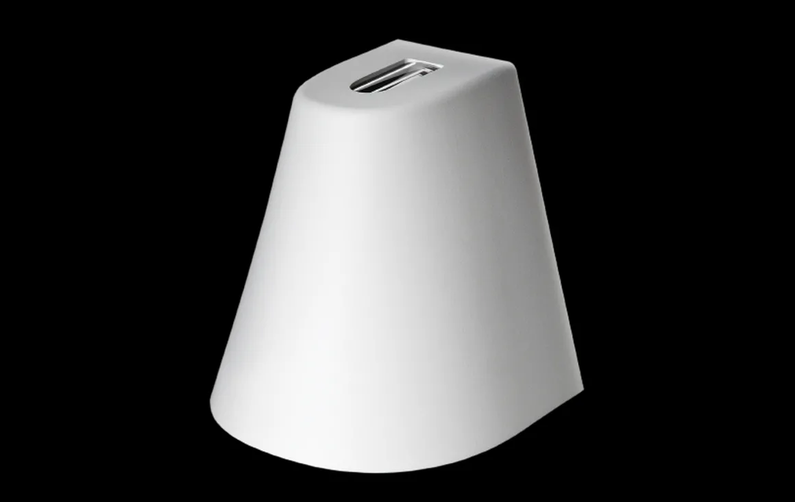 Spike 920 lumen 11W LED + opplys 6W - Skumringssensor og stikkontakt - Hvit